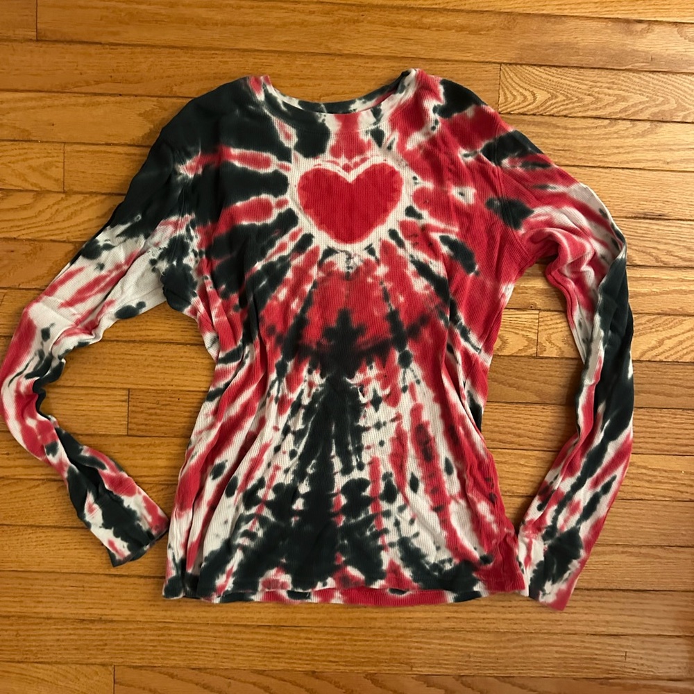 Vibrant Heart Tie-Dye Long Sleeve Top